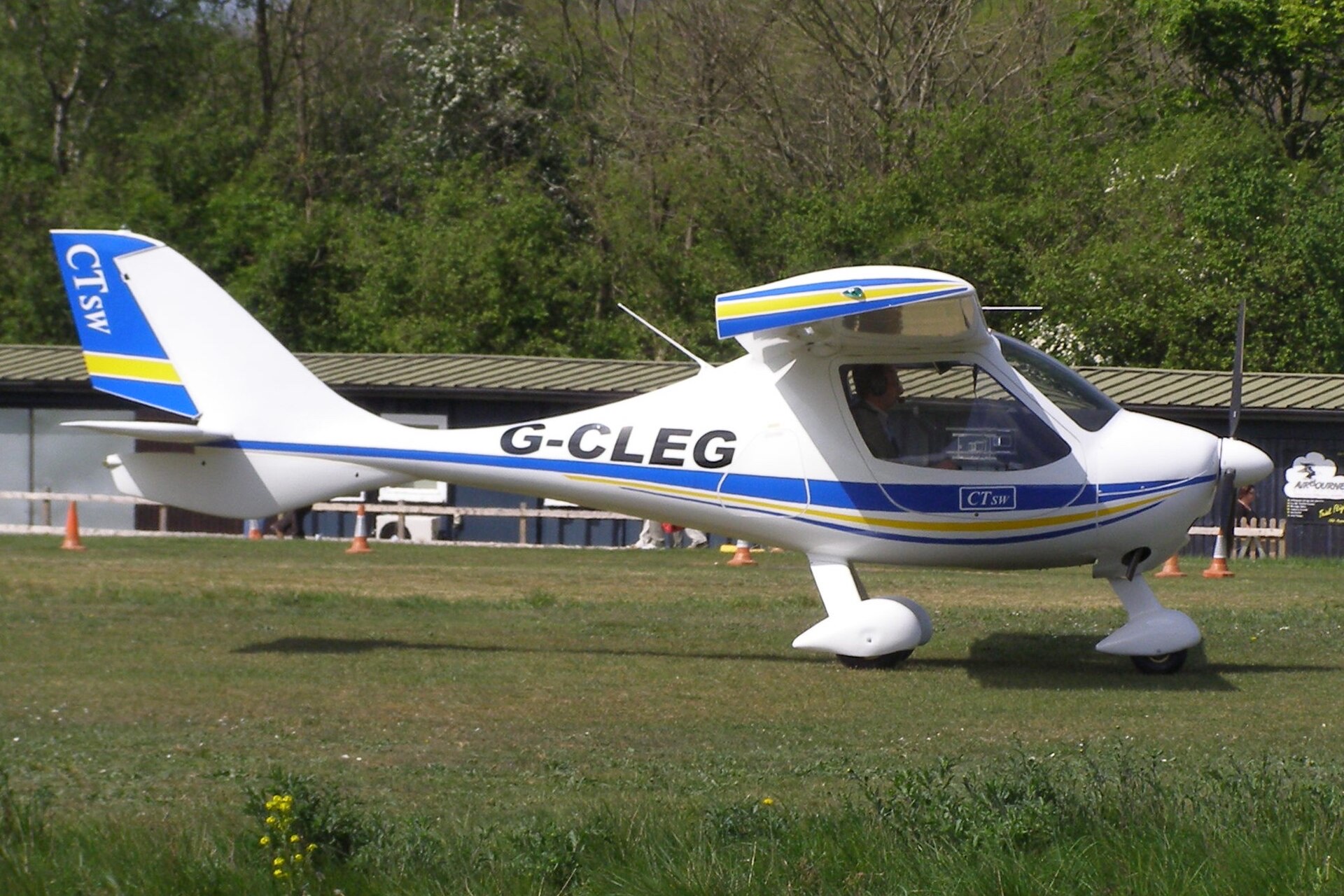 Beispielfoto einer Flight Design CTSW an einem fremden Flugplatz; kein AeroPath-Flugzeug