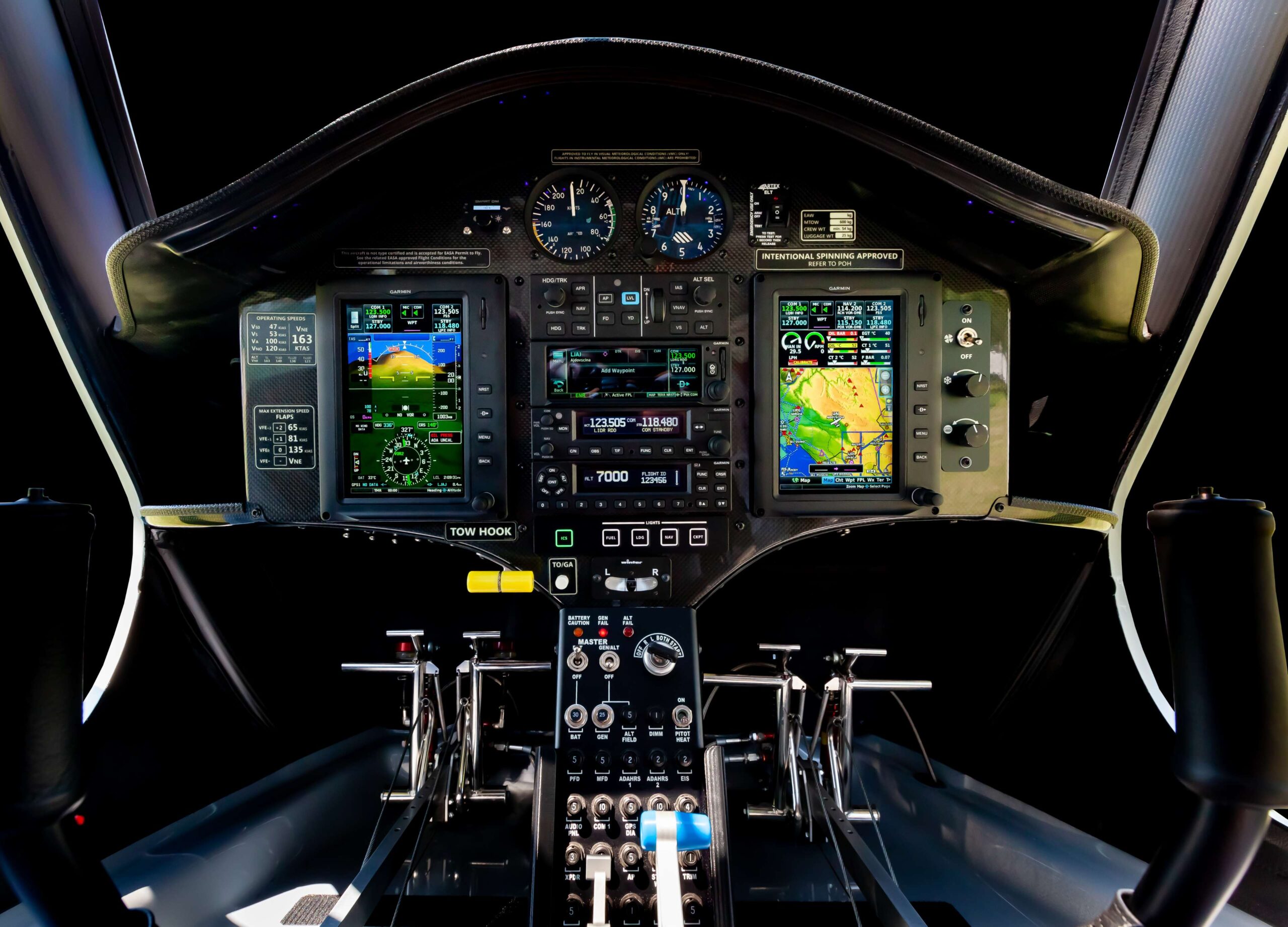 Cockpit einer Pipistrel Explorer